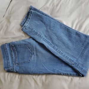 Light wash skinny jeans